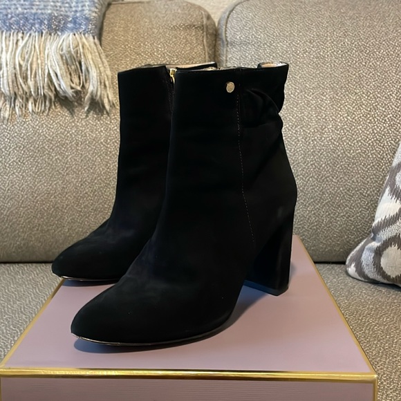 Louise et Cie Black Suede Ankle Boots - Size 7 - Picture 1 of 8
